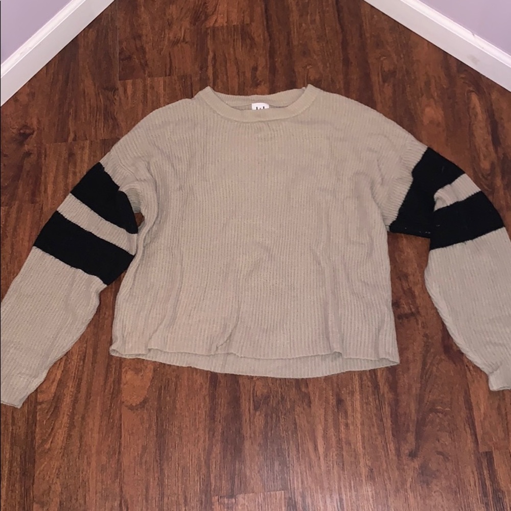 Stripe sleeve sweater